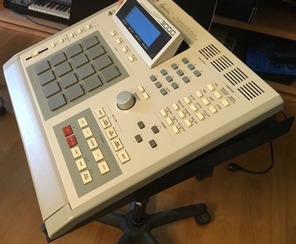 Akai-MPC3000 refurbed w/ CF card reader